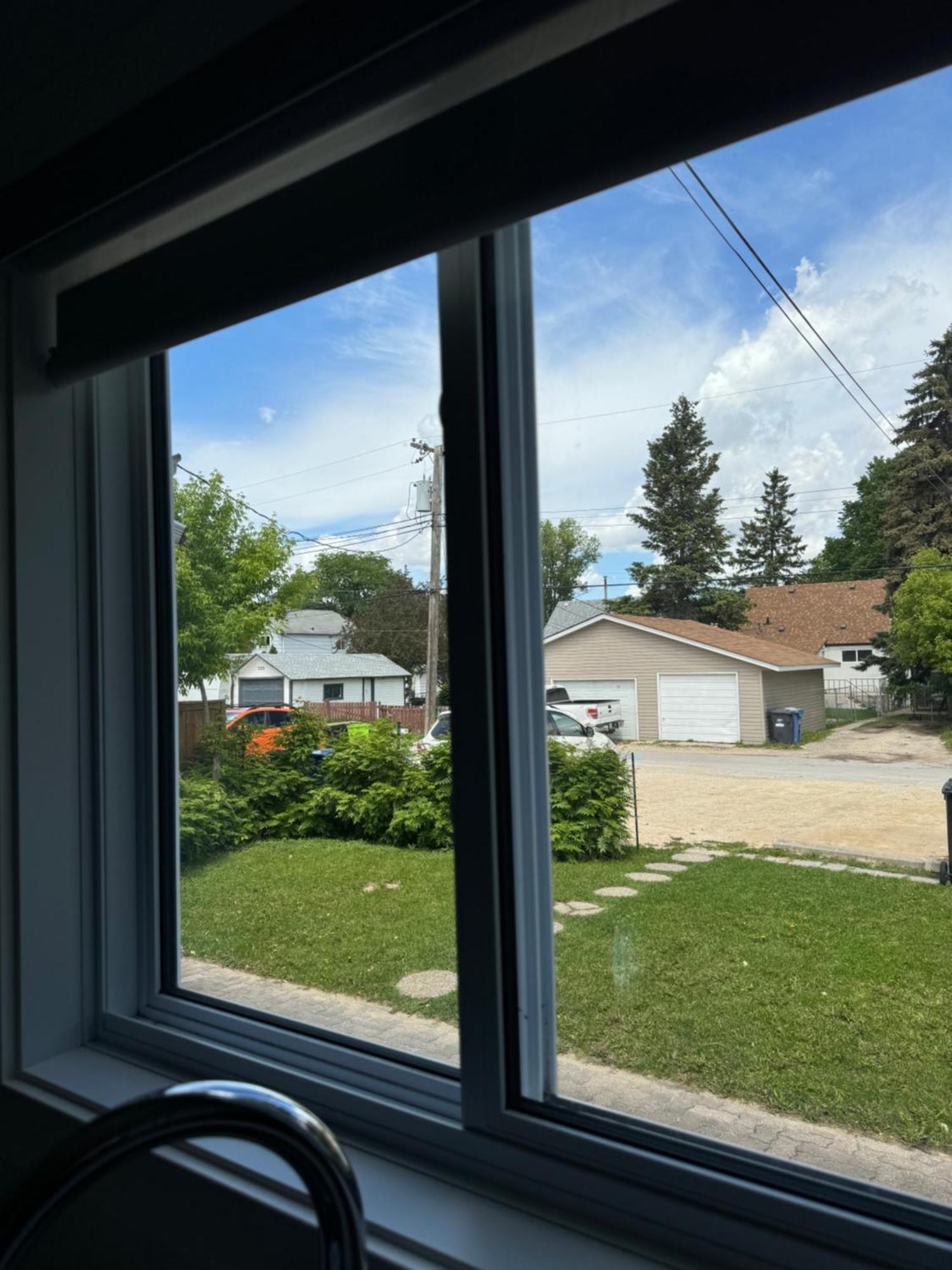 Walking Distance To St Boniface, Easy Parking Villa Winnipeg Exterior photo
