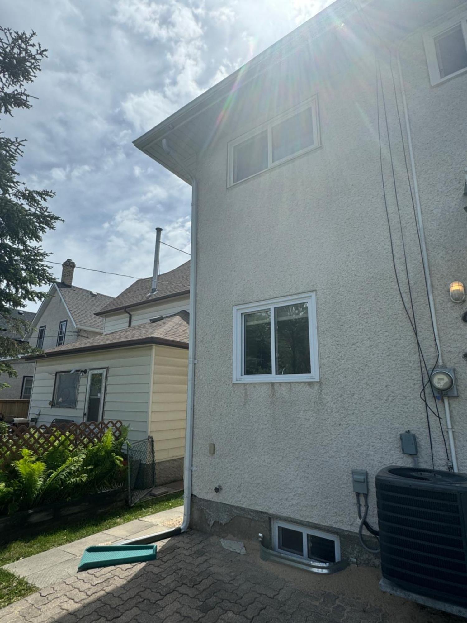 Walking Distance To St Boniface, Easy Parking Villa Winnipeg Exterior photo