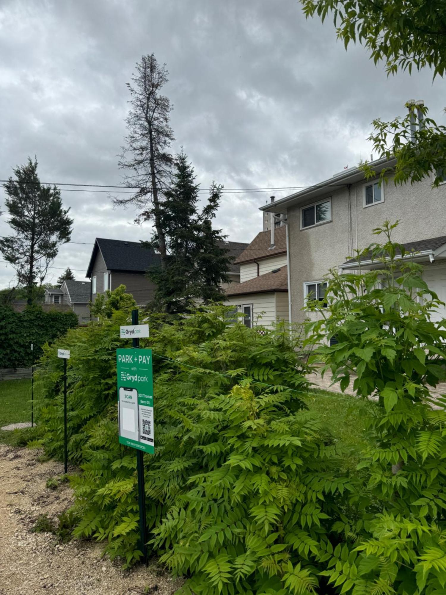 Walking Distance To St Boniface, Easy Parking Villa Winnipeg Exterior photo